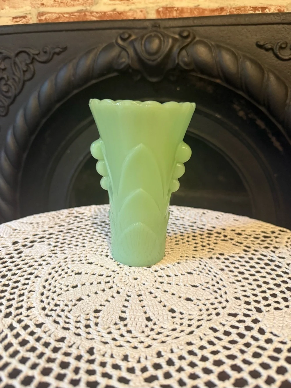 Gorgeous Vintage Jadite Vase Empire Art Deco Styling Mid Century 5.25”